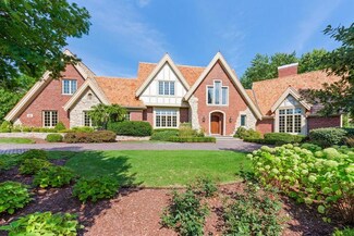 200 Covington Ct, Oak Brook, IL 60523
