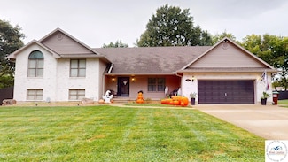 1553 N Hedge Apple Dr, Sedalia, MO 65301
