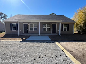 425 Belgrade-Swansboro Rd, Stella, NC 28582