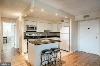 10218 Valley Forge Cir Unit 218, King of Prussia, PA 19406