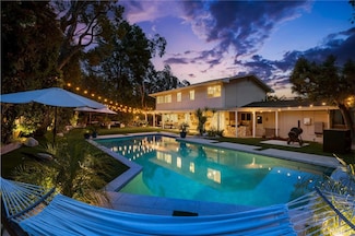 5725 Blanco Ave, Woodland Hills, CA 91367