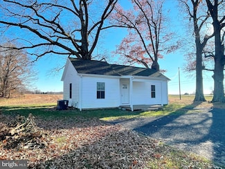 7990 Mackall Rd, Saint Leonard, MD 20685