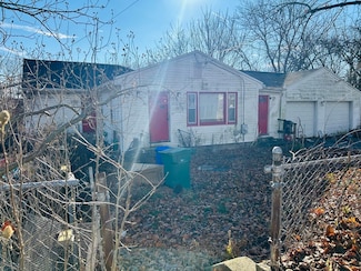 90 W Carpenter St, Attleboro, MA 02703