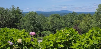 108 Oak Trail, Bolton, MA 01740