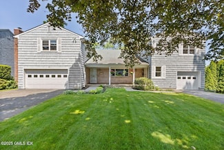 29 Maplewood Dr, Cos Cob, CT 06807