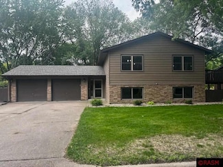 1471 1471 Leonard St, St. Peter, MN 56082