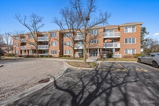 110 Day St Unit 302, Bloomingdale, IL 60108