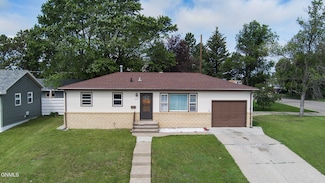 907 1st Ave NE, Mandan, ND 58554