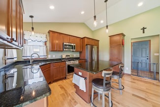 1052 Hidden Ln, New Richmond, WI 54017