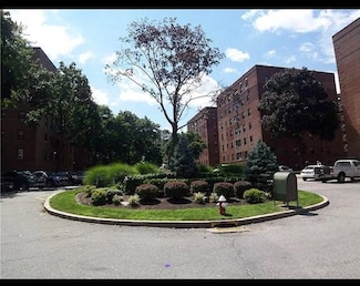 2 Fisher Dr Unit 321, Mount Vernon, NY 10552