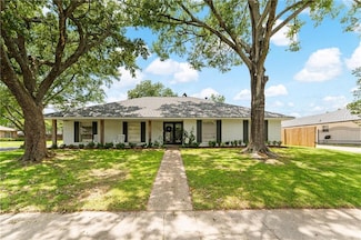 1456 Crescent Dr, Baton Rouge, LA 70806