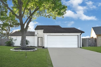 7022 Plaza Del Sol Dr, Houston, TX 77083