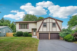 1716 Green Meadow Ln, Chesterton, IN 46304