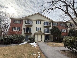 3 Oak Hill Ln Unit U301, Nashua, NH 03062