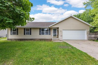 110 Maiden St, Center Point, IA 52213