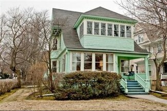2102 Orrington Ave, Evanston, IL 60201
