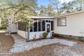 220 NE 68th St, Oak Island, NC 28465