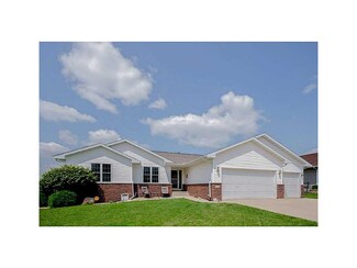 611 E Terrace Dr, Center Point, IA 52213