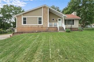 10606 N Grand Ave, Kansas City, MO 64155