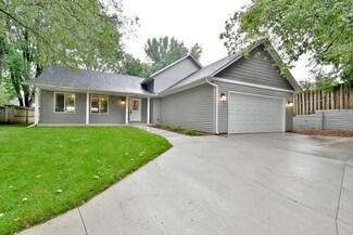 2345 Belmont Ln E, Saint Paul, MN 55109