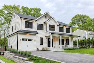 27 Broadview Ave, Kings Park, NY 11754