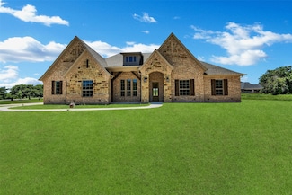 150 Top Flight Dr, Weatherford, TX 76087