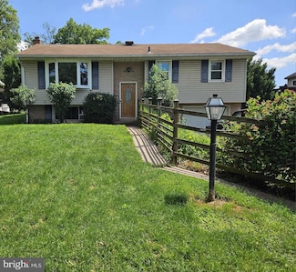 3 Edgemore Dr, Stevens, PA 17578