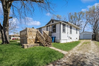 2345 E 37th Ct, Des Moines, IA 50317