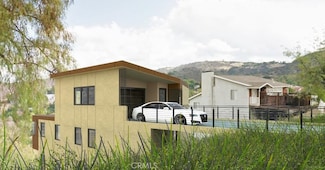 21433 Iglesia Dr, Woodland Hills, CA 91364