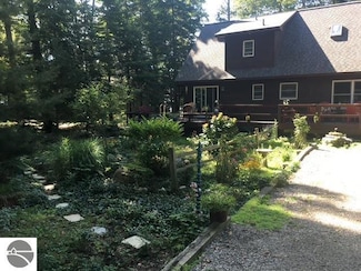 8841 Simmons Bluff Dr, Ellsworth, MI 49729