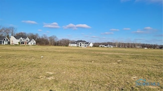 2106 Ashley Ct, Perrysburg, OH 43551