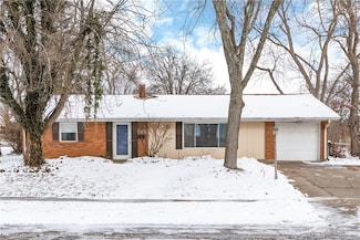 1015 Independence Dr, Dayton, OH 45429
