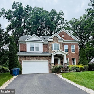 1924 Hillside Dr, Falls Church, VA 22043