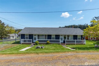 505 Kinney St NE, Coupeville, WA 98239