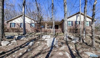 1717 E Stonehurst Dr SE, Huntsville, AL 35801