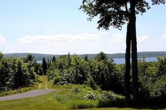 8084 Broken Ridge E, Harbor Springs, MI 49740