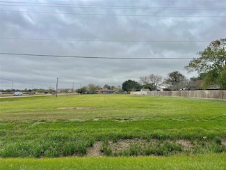 0 N Valderas St, Angleton, TX 77515
