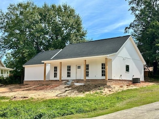 1131 E Lakeshore Dr, Carriere, MS 39426