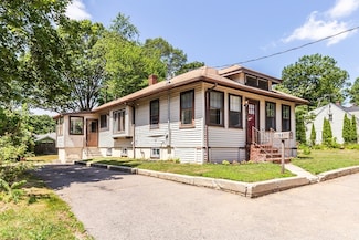 94 Hollis St, Brockton, MA 02302