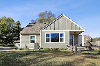 9095 31st St N, Lake Elmo, MN 55042