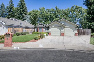 689 E Pintail Cir, Fresno, CA 93730