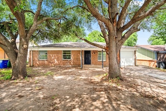 911 Ronald St, Fort Worth, TX 76108