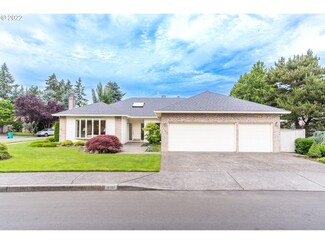 16707 NE San Rafael Dr, Portland, OR 97230