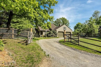 2716 Salt Point Turnpike, Clinton Corners, NY 12514