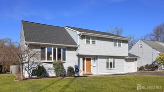 11 Starlit Dr, Middlesex, NJ 08846