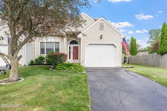 651 Minuteman Ln, Ballston Spa, NY 12020