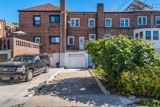 31-14 77th St, Flushing, NY 11370