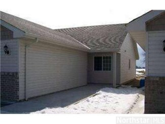 481 Lake Dr, Winsted, MN 55395