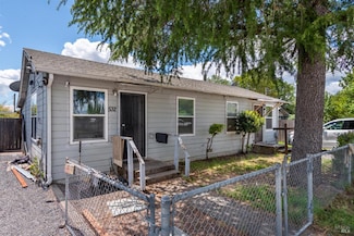 530 Wall St, Windsor, CA 95492