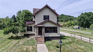 1508 Roanoke Ave, Uhrichsville, OH 44683